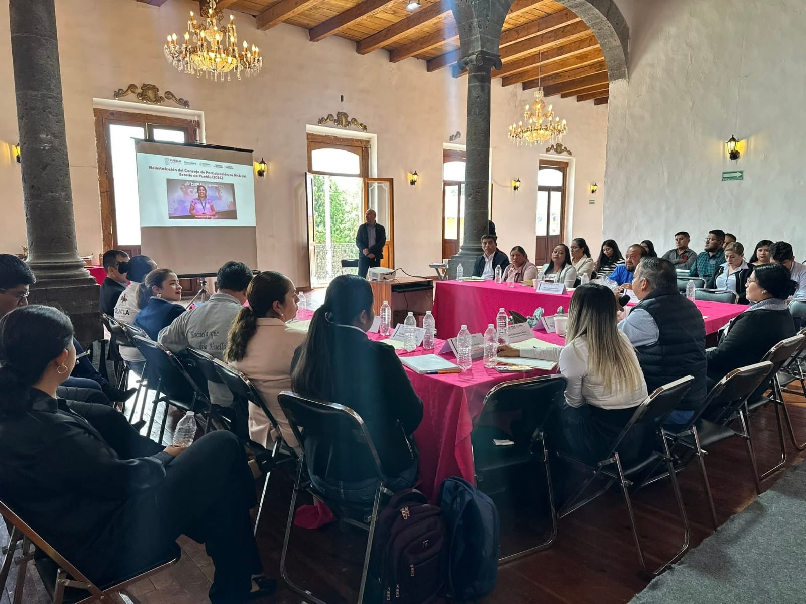 Primera Reunión Regional con las Secretarias Ejecutivas del SIPINNA Nacional, Estatal y Municipales, con el fin de:

Establecer comunicación y coordinación entre los niveles de gobierno.